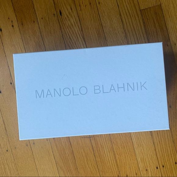 SOLD Manolo Blahnik Saita. Brand new pink, satin, kitten heel, mule. - Picture 13 of 13